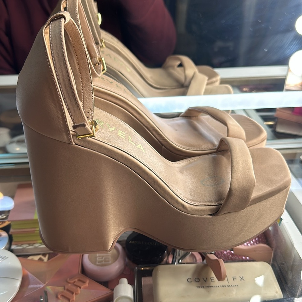 Carvela wedges size 40 EU or US 9 - Picture 5 of 5